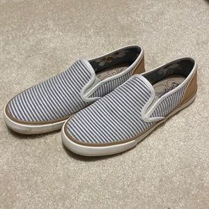 Margaritaville slip on casual shoe - size 7.5. Worn twice!